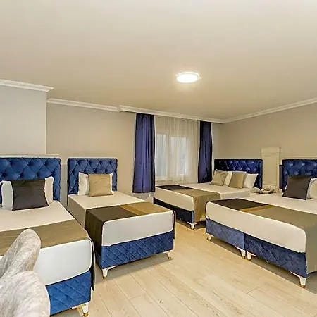 Sirkeci Grand Family & 3*
